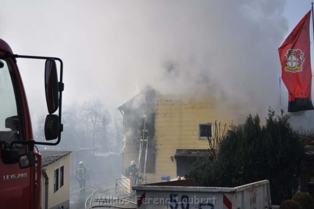 Haus komplett ausgebrannt Leverkusen P18.JPG